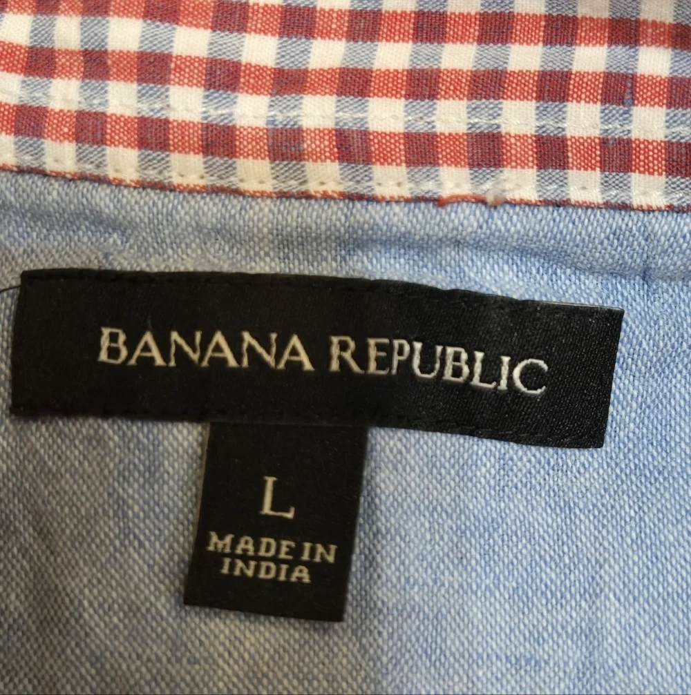 Banana Republic Men's Red & Blue Checked Collared Button-Up Dress Shirt, Size L